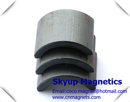 China Arc Segment Anisotropic Ferrite Magnets For Louderspeaks / Sensors,Motor supplier