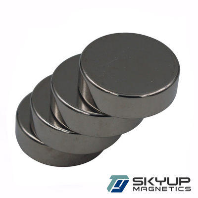 China Super Strong Powerful N52 Rare Earth NdFeB Magnet Neodymium Disc Magnets supplier